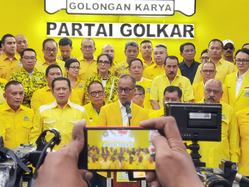 Agus Gumiwang resmi menjadi Plt Ketua Umum Partai Golkar menggantikan Airlangga Hartarto setelah keputusan rapat pleno Partai Golkar (Ashar/SinPo.id)