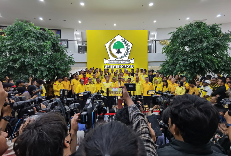 Agus Gumiwang resmi menjadi Plt Ketua Umum Partai Golkar menggantikan Airlangga Hartarto setelah keputusan rapat pleno Partai Golkar (Ashar/SinPo.id)