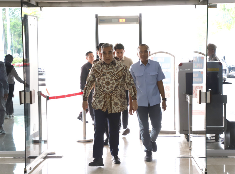 Sekjen Partai Gerindra Ahmad Muzani puji permintaan maaf Presiden Jokowi kepada rakyat Indonesia (Ashar/SinPo.id)