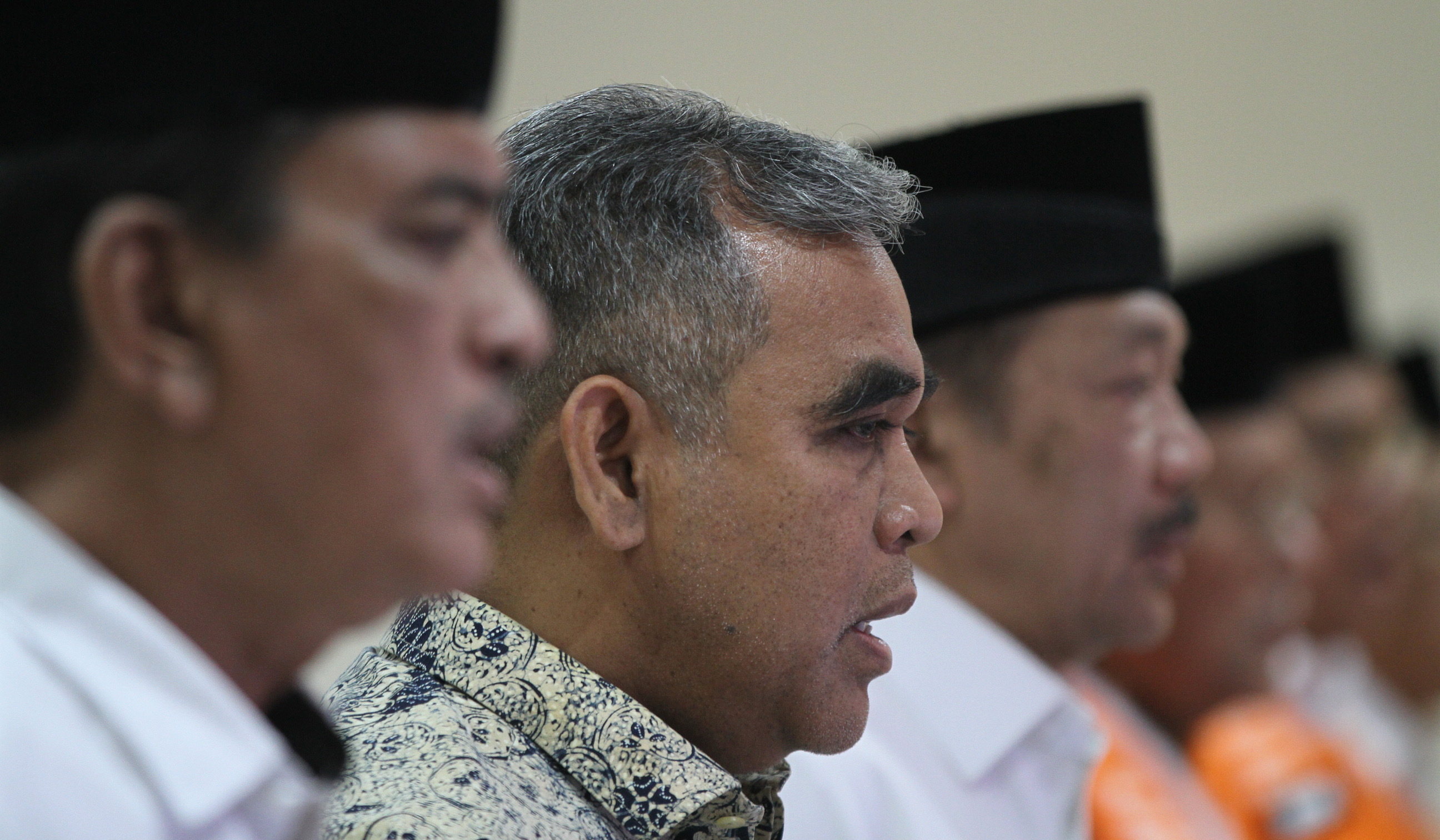 Penyerahan bantuan kemanusiaan ke Sumatera. (Agus Priatna/SinPo.id)