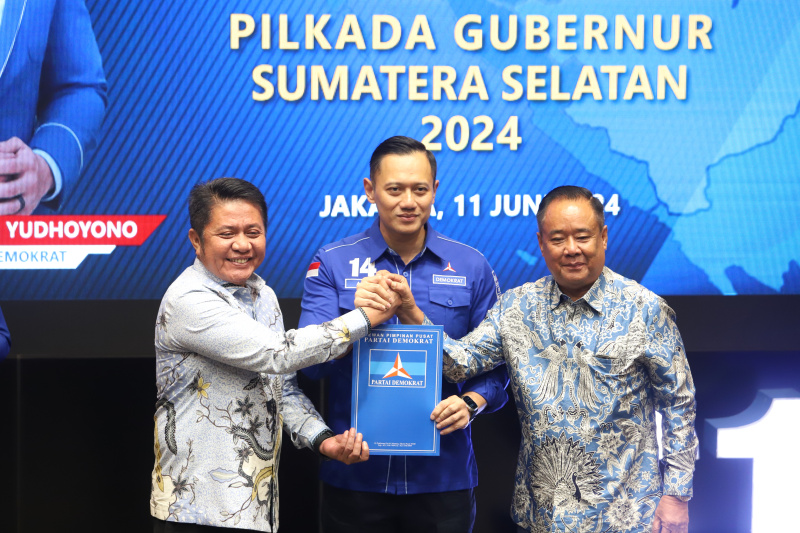 AHY resmi mengumumkan calon Pilkada Sumatera Selatan dan Pilkada Maluku (Ashar/SinPo.id)