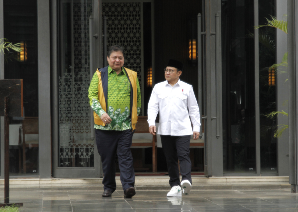 Ketua Umum Partai Golkar Airlangga Hartarto bertemu Ketua Umum PKB Muhaimin Iskandar silahturahmi setelah lebaran serta membahas koalisi besar (Ashar/SinPo.id)