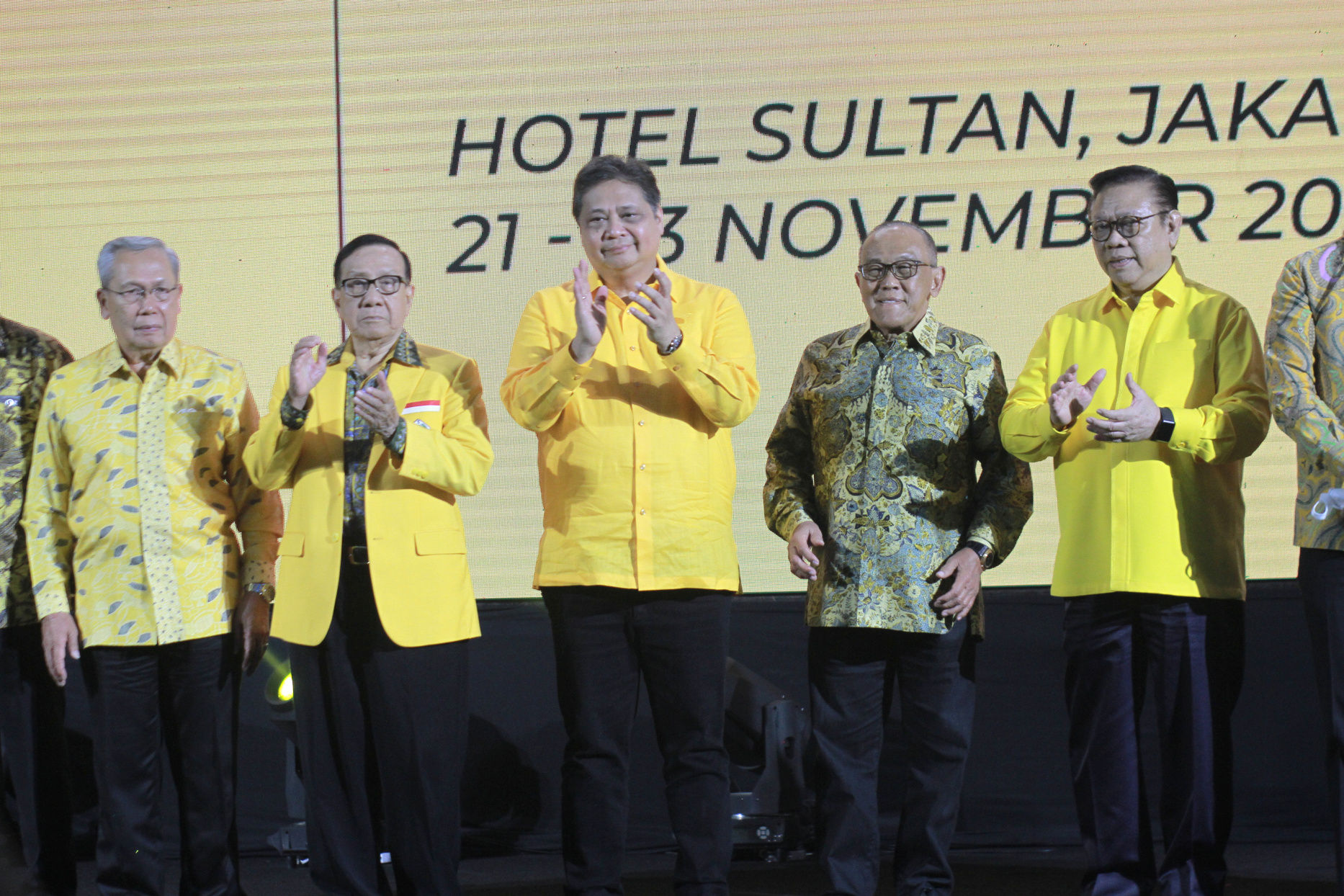 Ketua Umum DPP Golkar Airlangga Hartarto memberikan sambutan di Rakornas MPO 2022 Partai Golkar (Ashar/SinPo.id)
