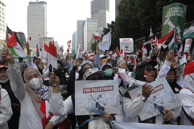 Ratusan warga gelar aksi demo bela Palestina di depan Kantor Perwakilan PBB di Jakarta (Ashar/SinPo.id)