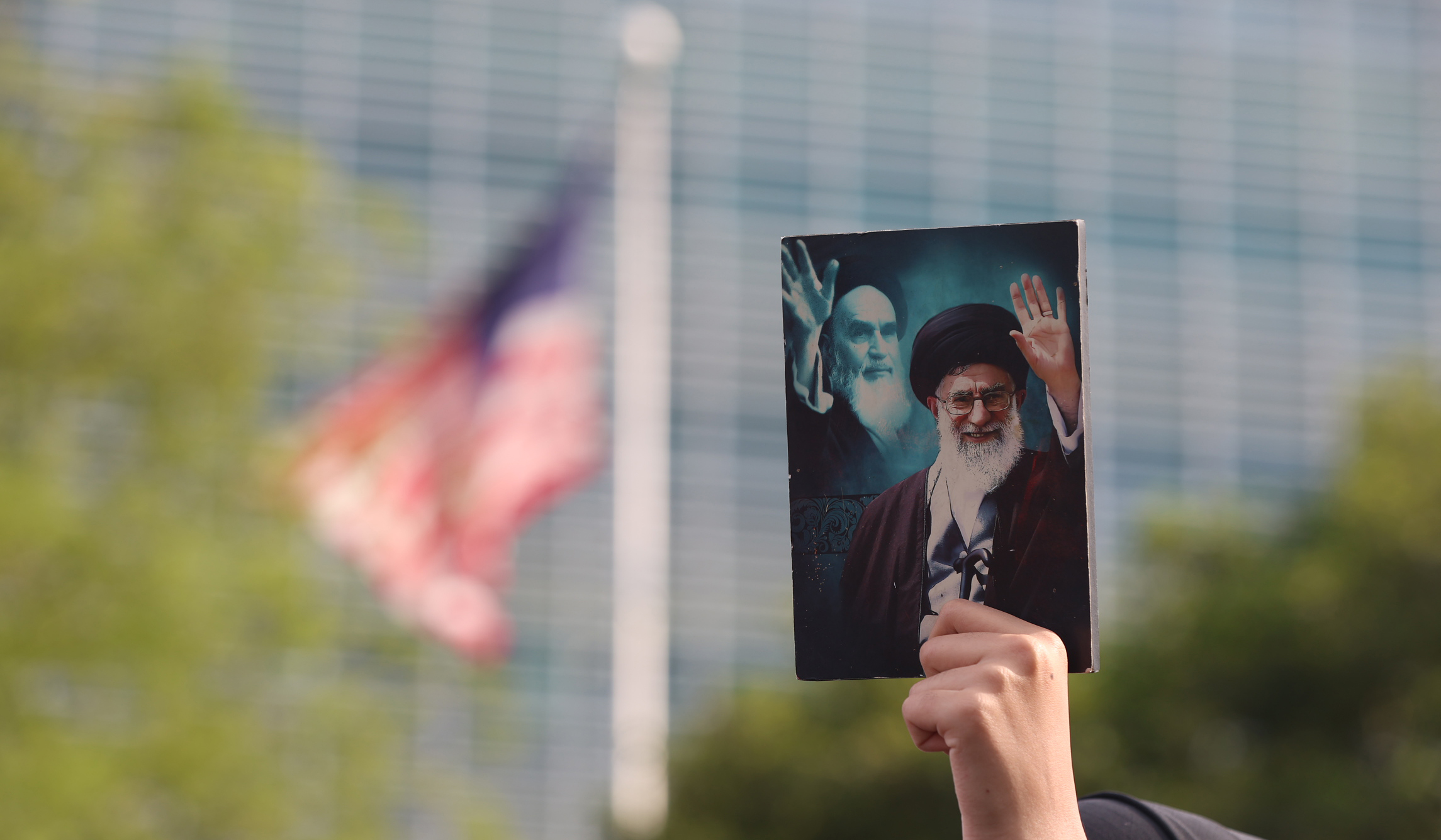 Aksi dukungan Iran di Kedubes AS. (Agus Priatna/SinPo.id)