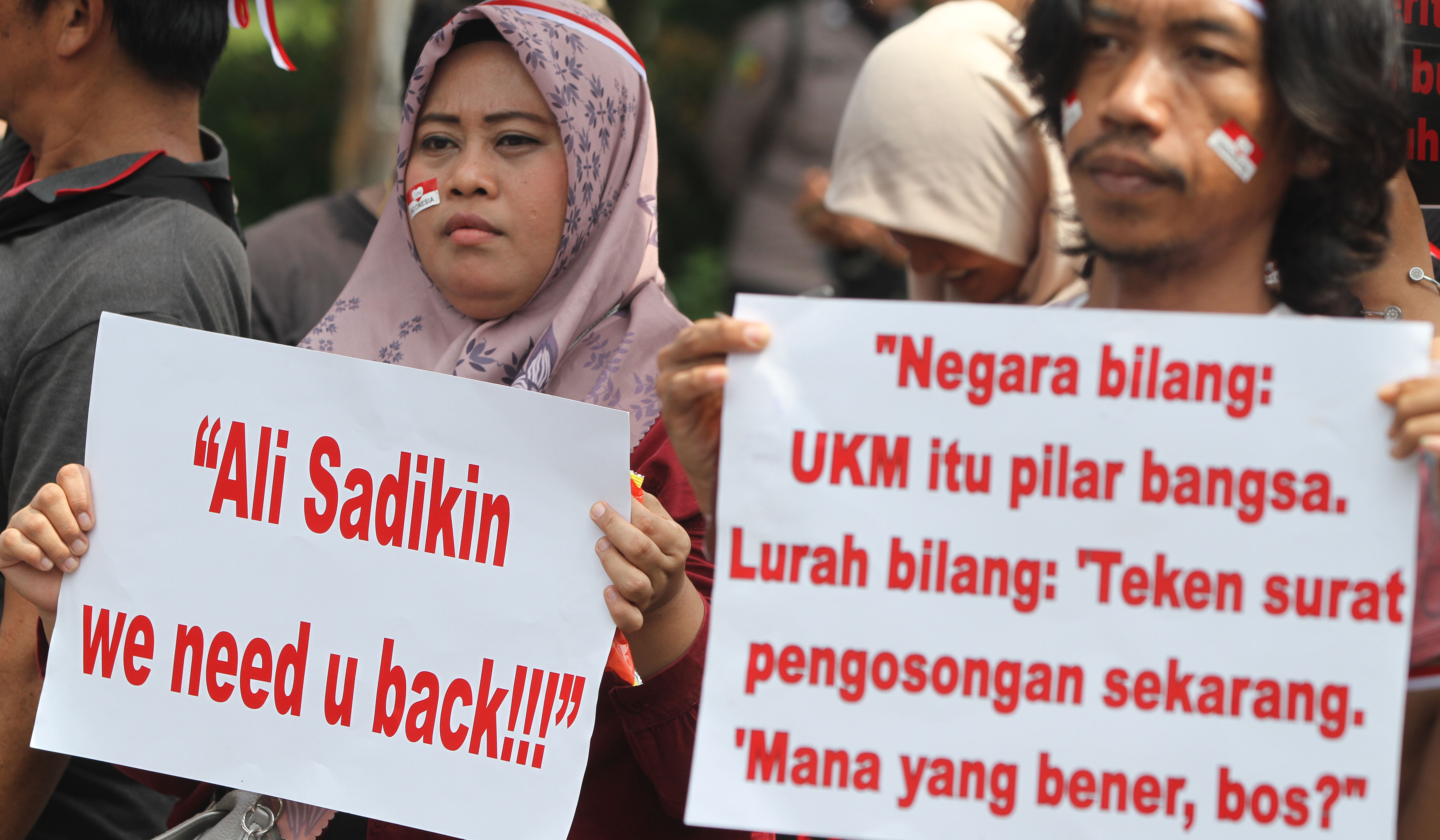 Aksi pedagang Pasar Hewan Barito. (Agus Priatna/SinPo.id)