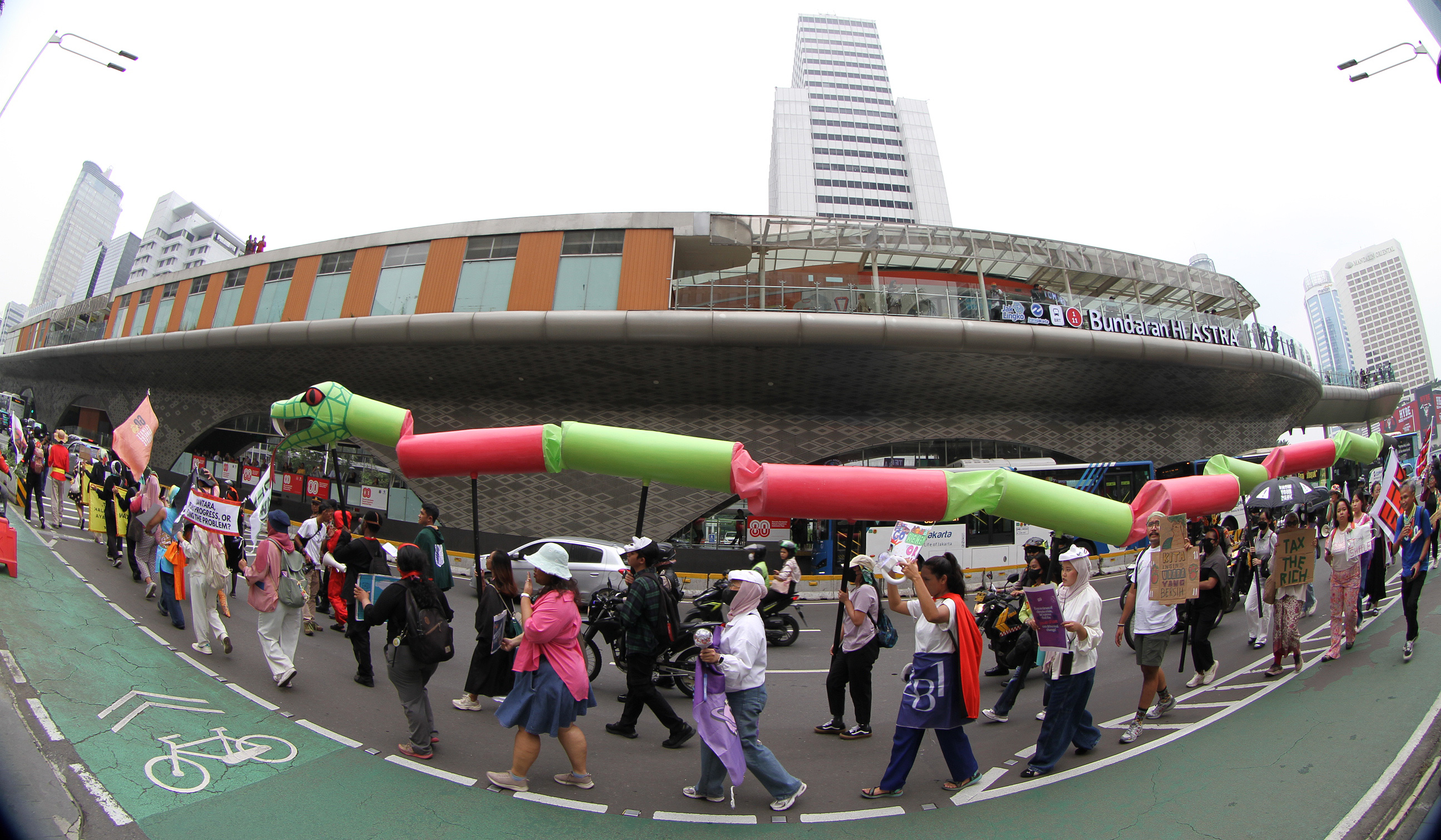 Aksi tuntut keadilan iklim. (Agus Priatna/SinPo.id)