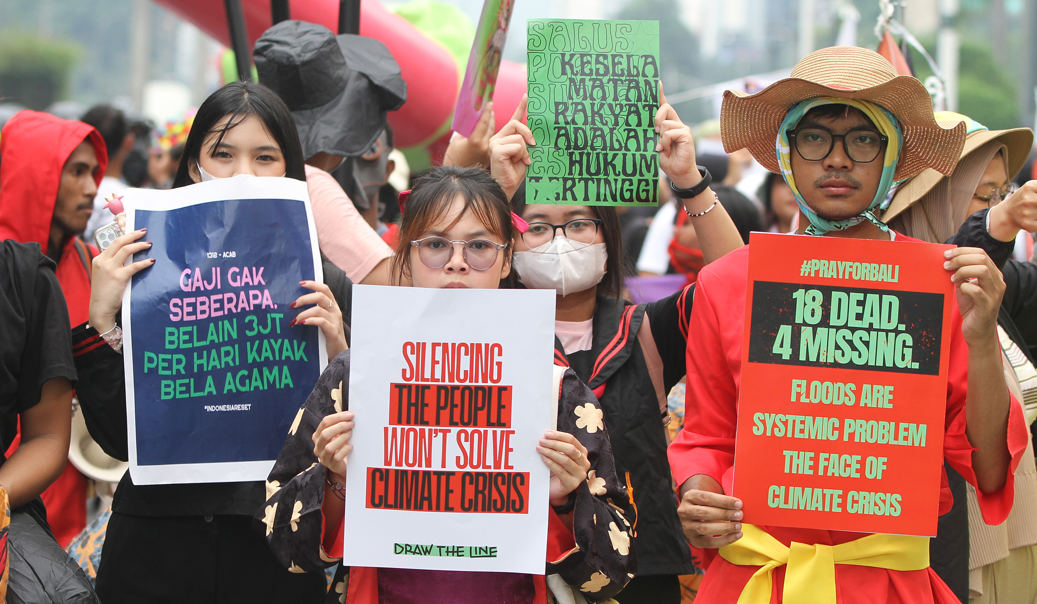 Aksi tuntut keadilan iklim. (Agus Priatna/SinPo.id)