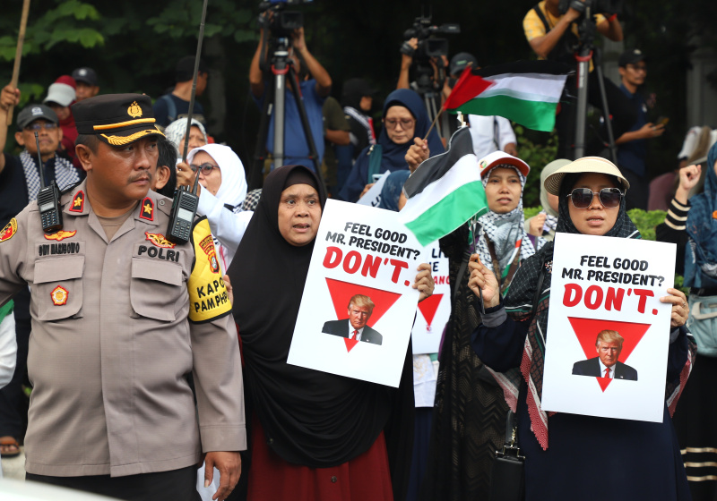 Aliansi Pemuda Indonesia Untuk Palestina gelar aksi damai demo merayakan kemenangan gaza atas genjatan senjata permanen yang berlaku dari 19 Januari (Ashar/SinPo.id)