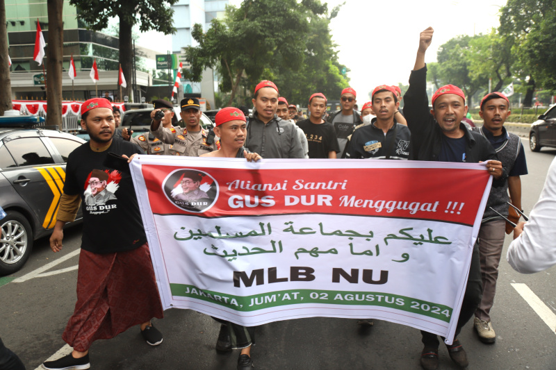 Aliansi Santri Gusdur gelar aksi damai di depan kantor PBNU (Ashar/SinPo.id)