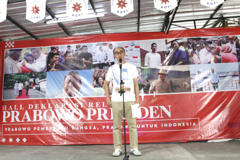 Relawan yang tergabung dalam Alumni aktivitis muda lintas organisasi yang tergabung dalam Kolaborasi Patriot Indonesia (KOPI) mendeklarasikan mendukung Prabowo sebagai Presiden 2024 (Ashar/SinPo.id)