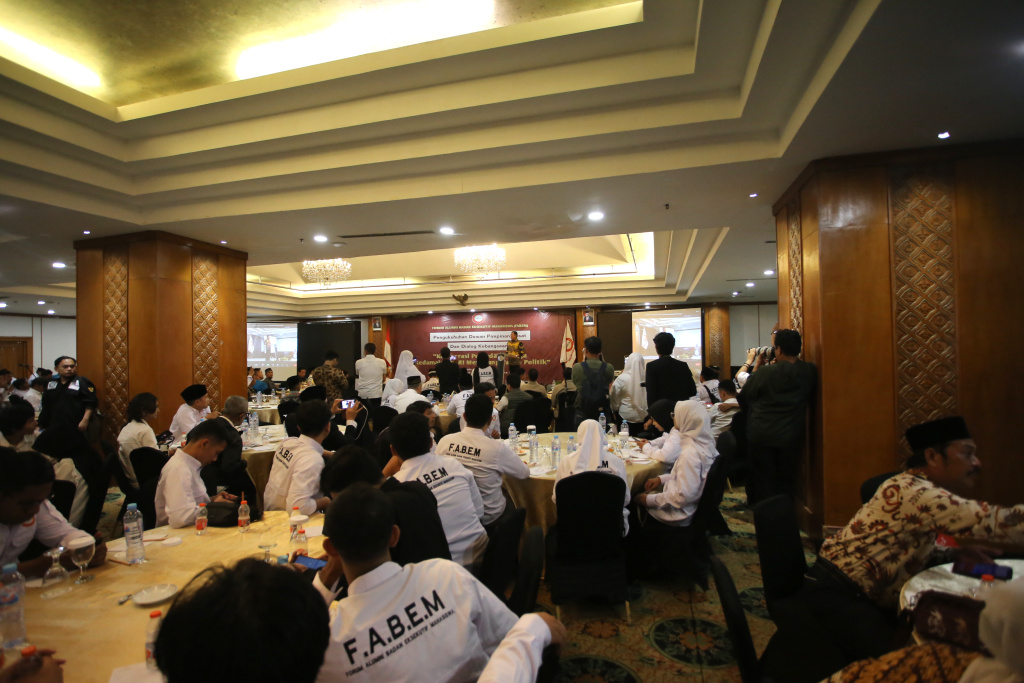 Mahasiswa FABEM gelar dialog kebangsaan Pemuda Menjaga Kedamaian NKRI Menjelang Tahun Politik (Ashar/SinPo.id)