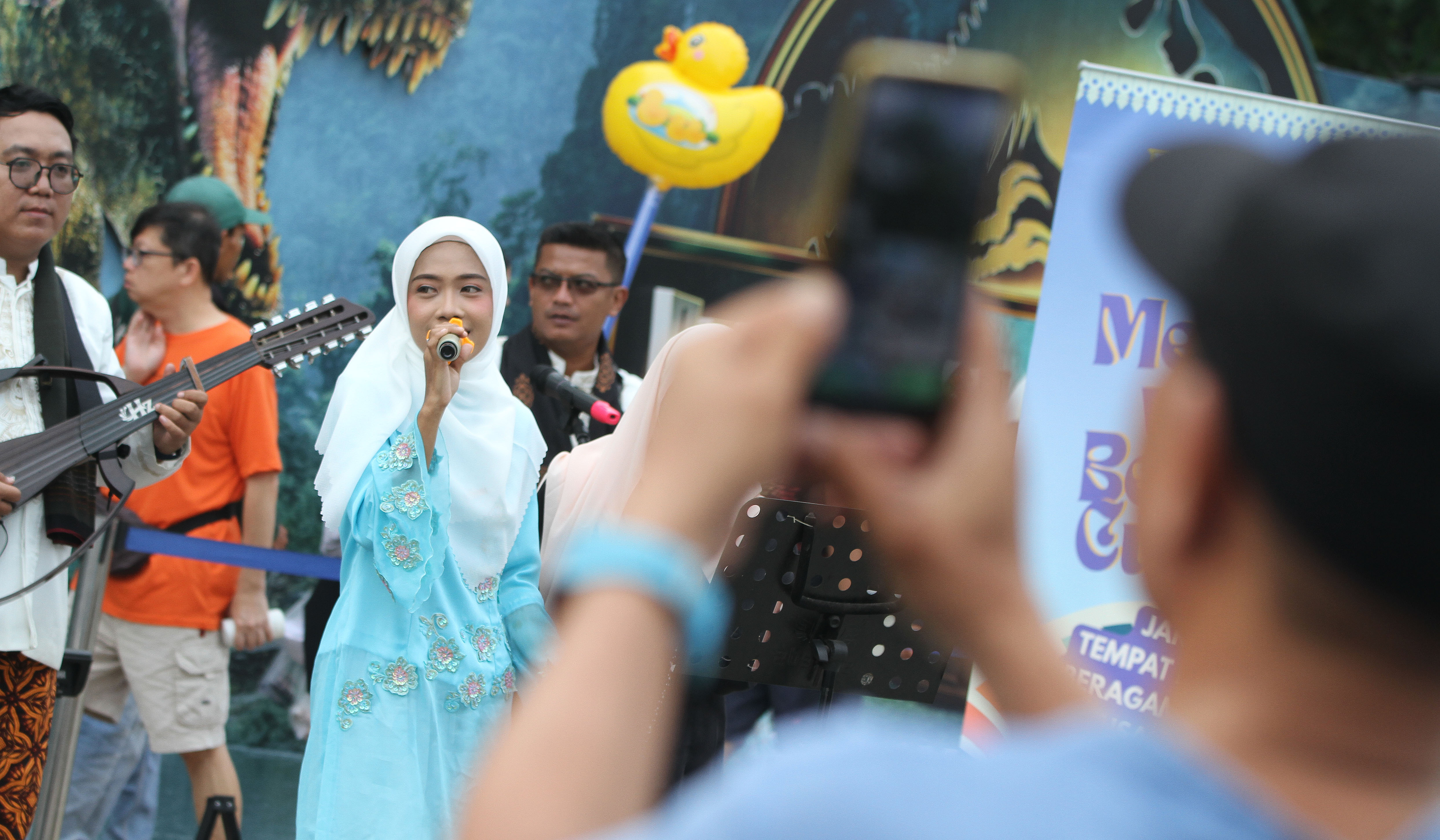 Alunan musik khas Betawi di CFD. (Agus Priatna/SinPo.id)