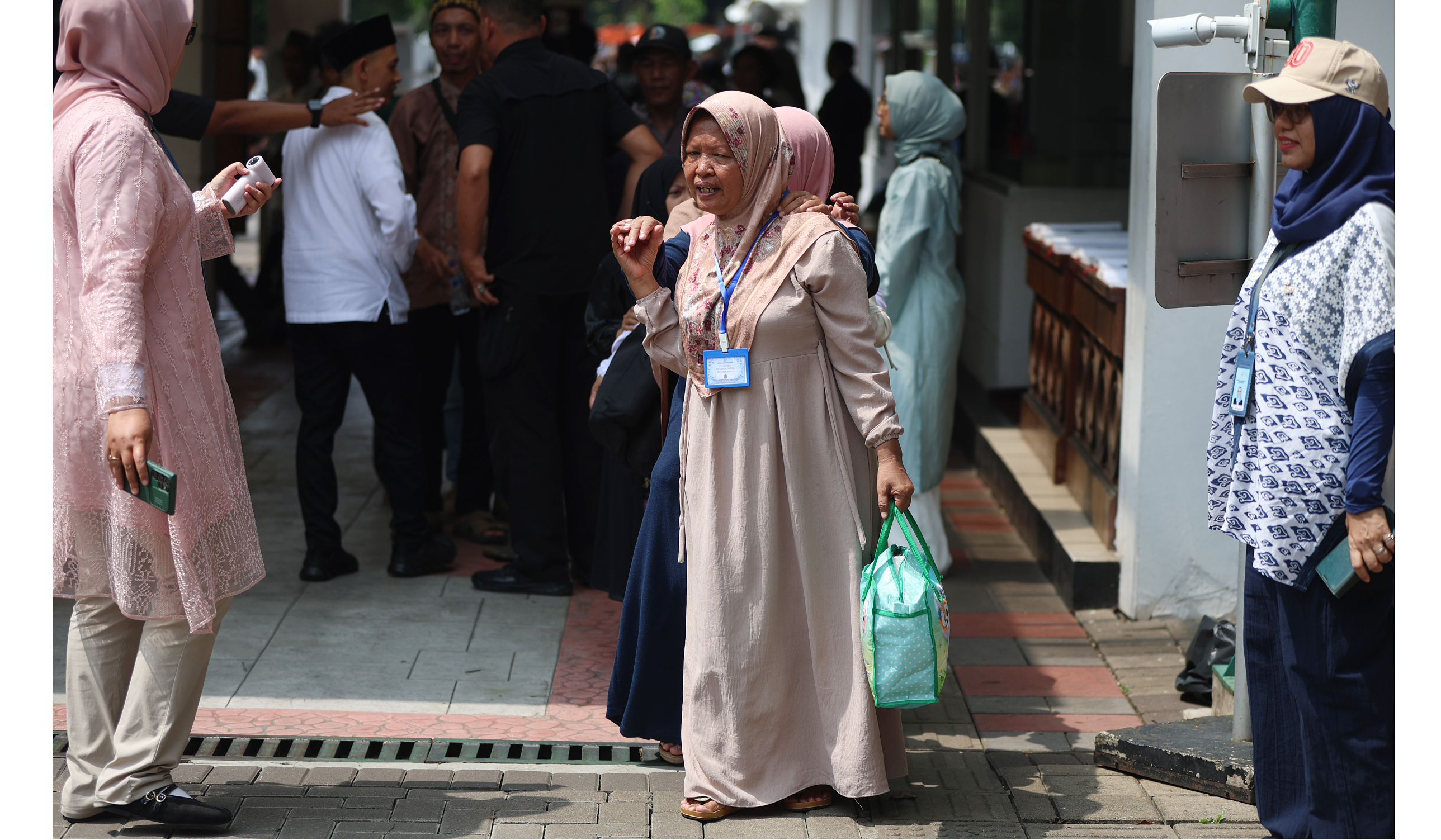 Antrian warga hadiri open house Istana Negara. (Agus Priatna/SinPo.id)