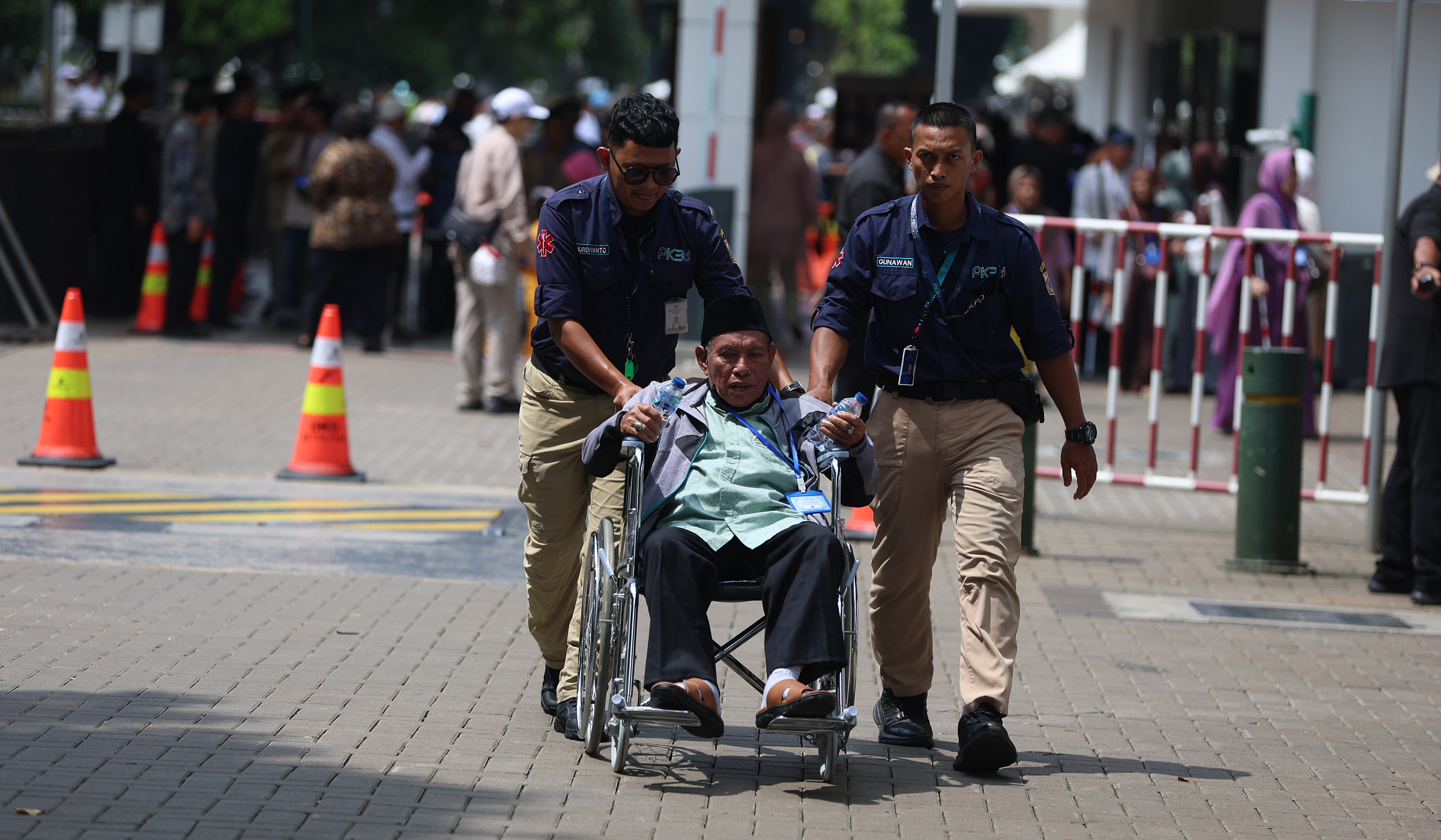 Antrian warga hadiri open house Istana Negara. (Agus Priatna/SinPo.id)
