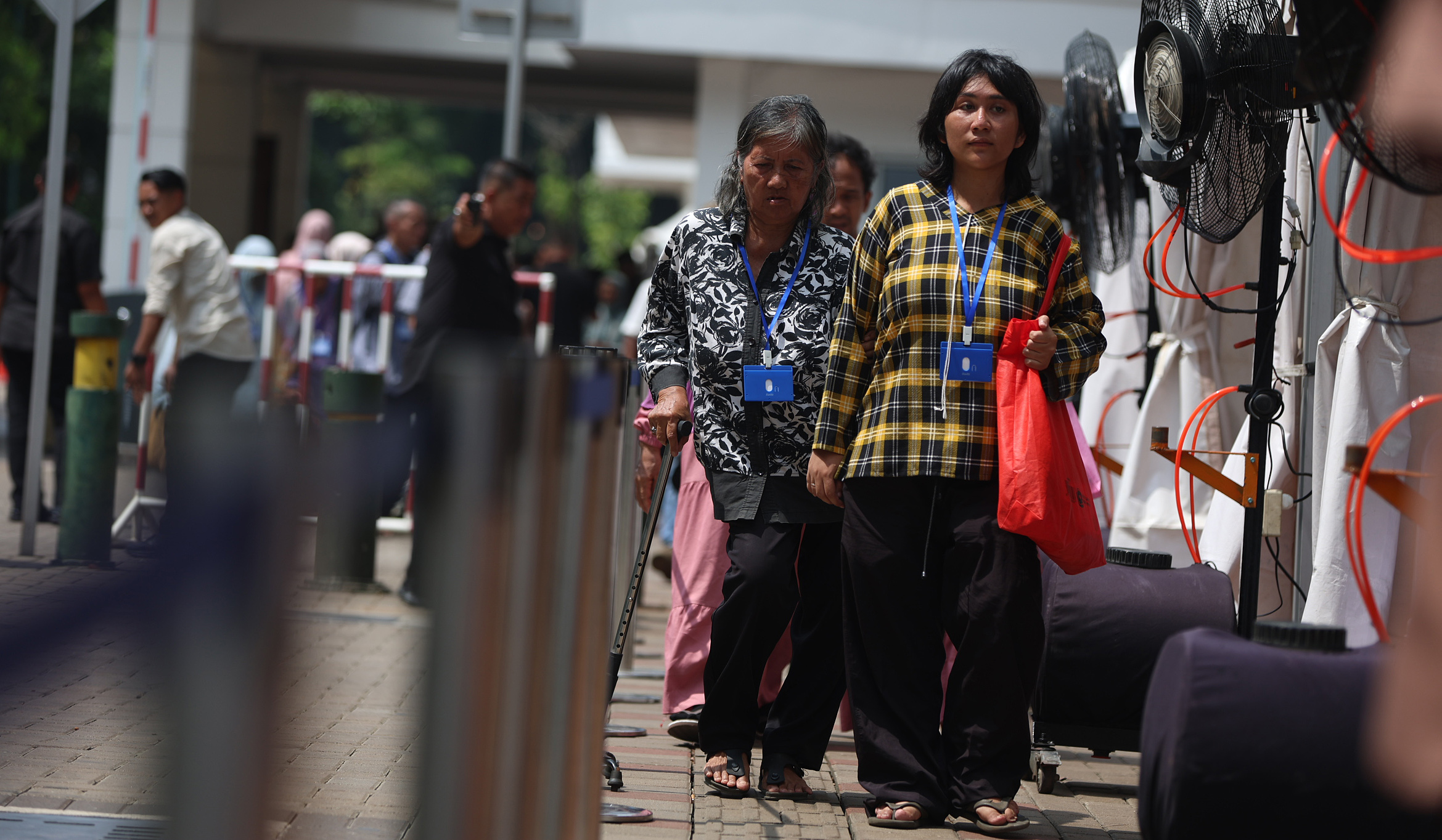 Antrian warga hadiri open house Istana Negara. (Agus Priatna/SinPo.id)