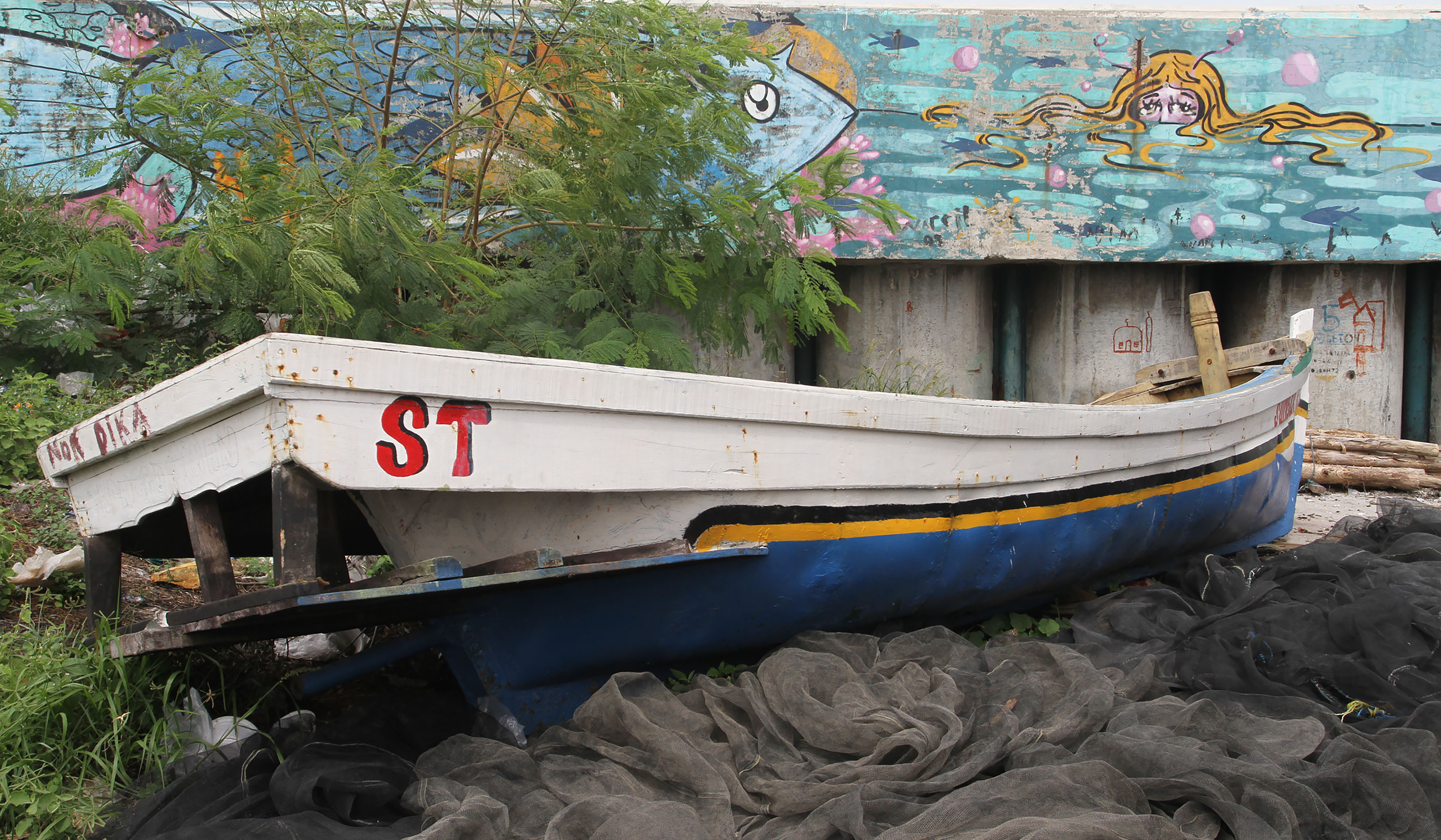 Tanggul laut dikawasan Kalibaru, Jakarta. (Agus Priatna/SinPo.id)