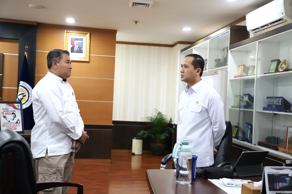 Jajaran redaksi Sinpo TV melakukan audiensi dengan Menteri Transmigrasi Iftitah Sulaiman Suryanagara (Ashar/SinPo.id)