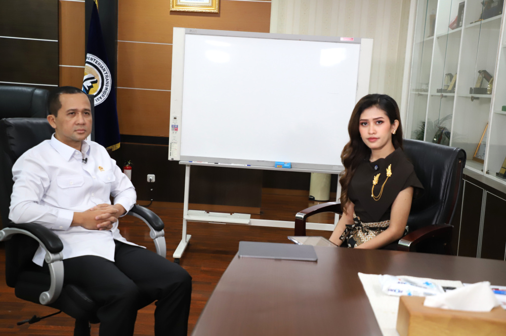 Jajaran redaksi Sinpo TV melakukan audiensi dengan Menteri Transmigrasi Iftitah Sulaiman Suryanagara (Ashar/SinPo.id)