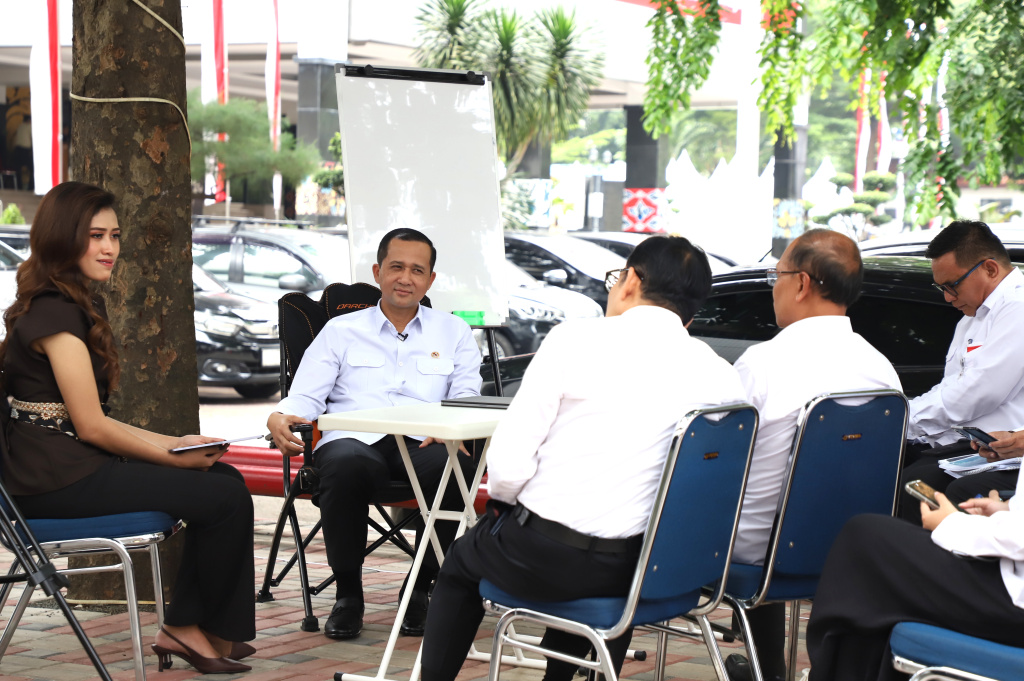 Jajaran redaksi Sinpo TV melakukan audiensi dengan Menteri Transmigrasi Iftitah Sulaiman Suryanagara (Ashar/SinPo.id)