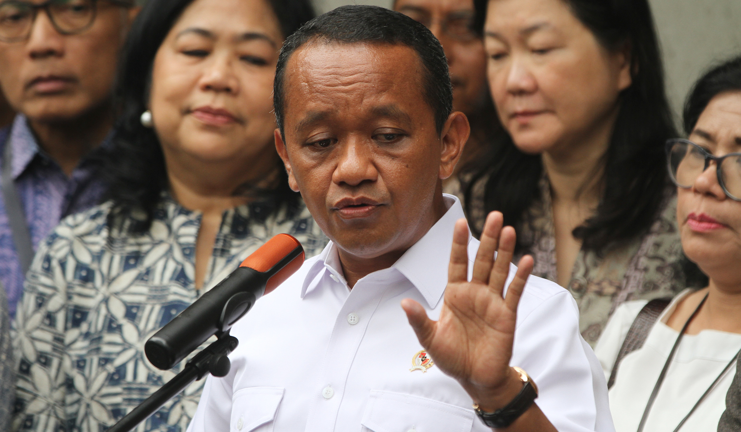 Menteri ESDM memberikan keterangan terkait kelangkaan bbm swasta. (Agus Priatna/SinPo.id)