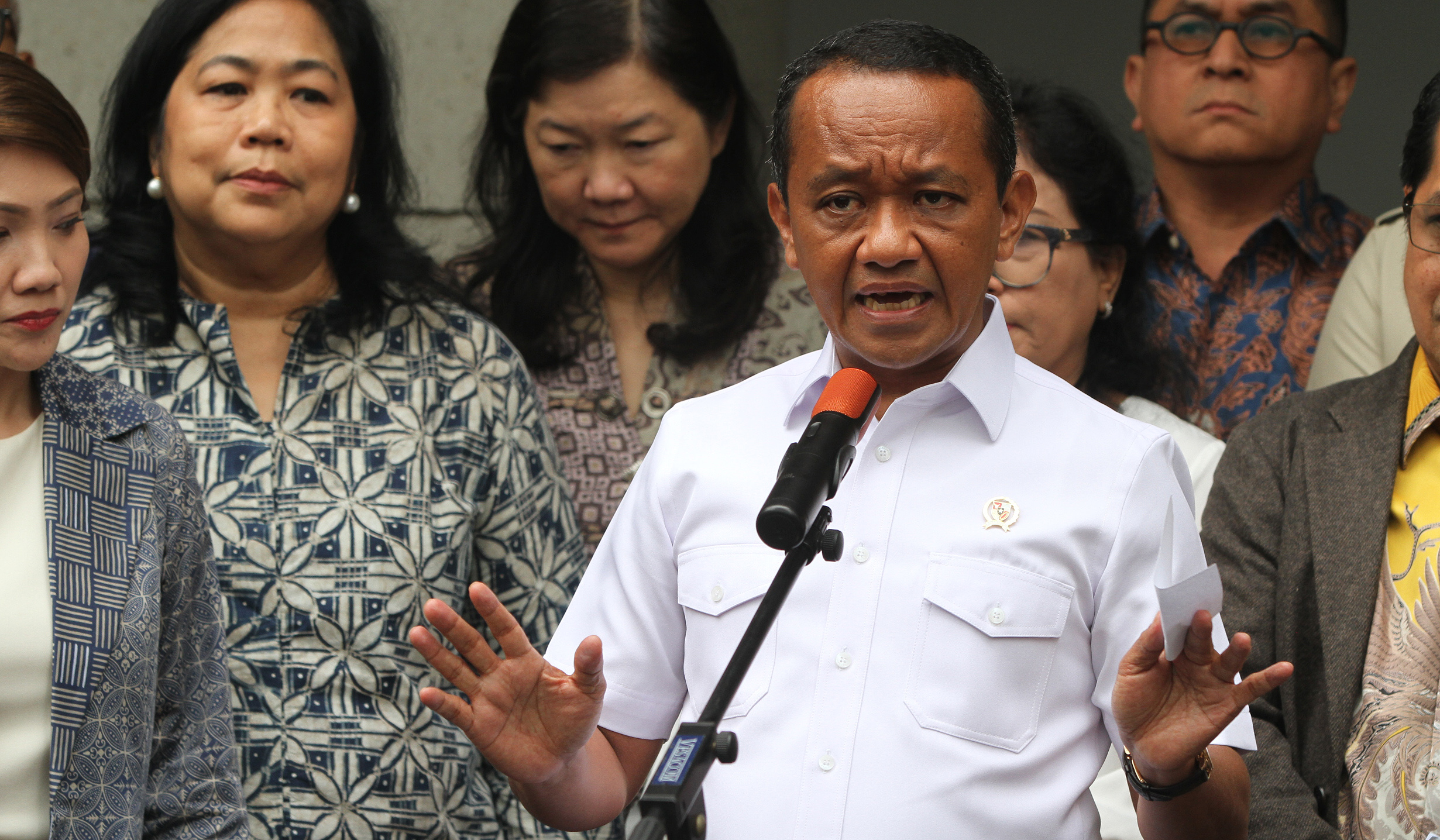 Menteri ESDM memberikan keterangan terkait kelangkaan bbm swasta. (Agus Priatna/SinPo.id)