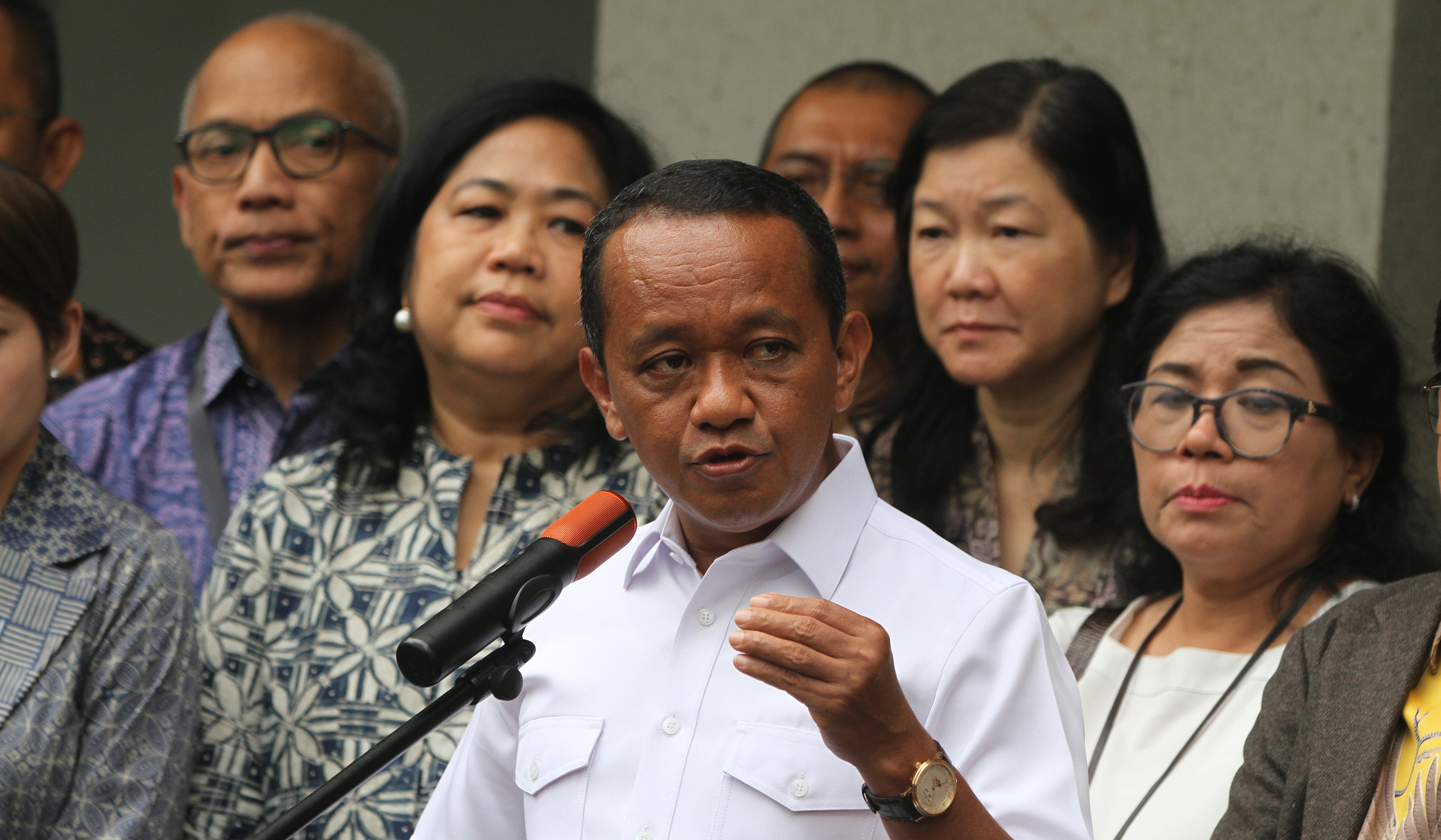 Menteri ESDM memberikan keterangan terkait kelangkaan bbm swasta. (Agus Priatna/SinPo.id)