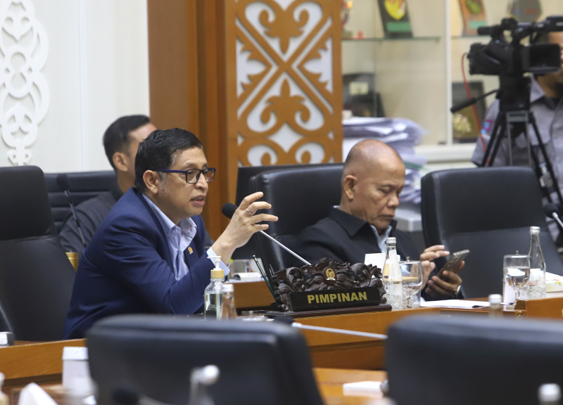 Ketua Baleg DPR Bob Hasan menggelar Pleno membahas penyusunan RUU tentang Perlindungan Pekerja Rumah Tangga (Ashar/SinPo.id)