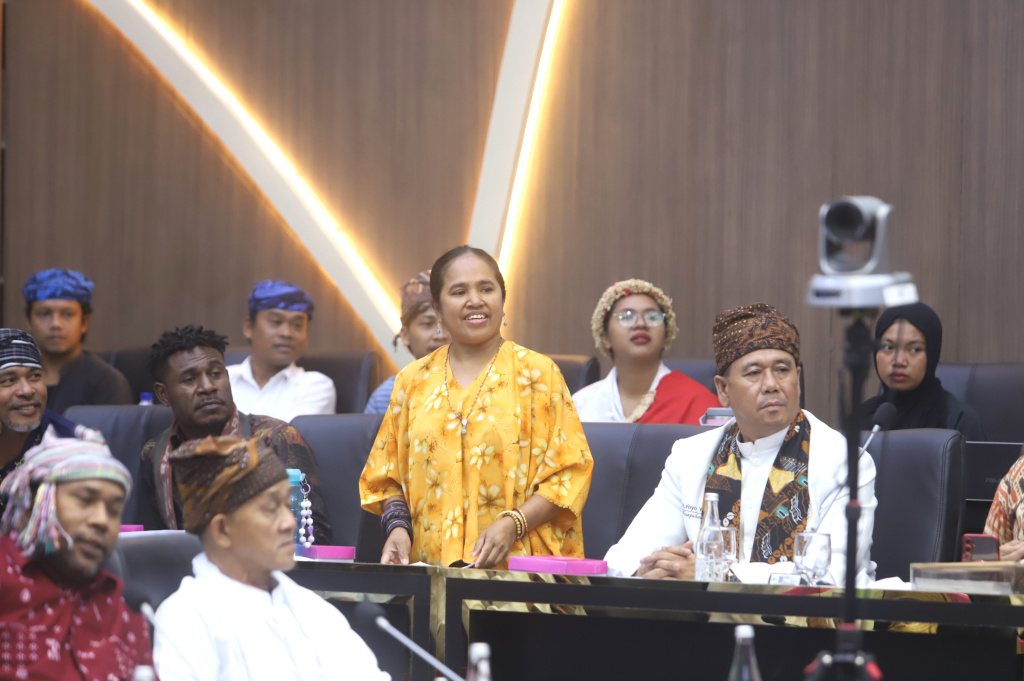 Baleg DPR menggelar RDPU Pleno dengan Koalisi Masyarakat Sipil mengawal Penyusunan RUU tentang Masyarakat Adat (Ashar/SinPo.id)