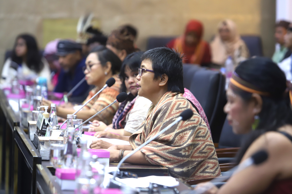 Baleg DPR menggelar RDPU Pleno dengan Koalisi Masyarakat Sipil mengawal Penyusunan RUU tentang Masyarakat Adat (Ashar/SinPo.id)