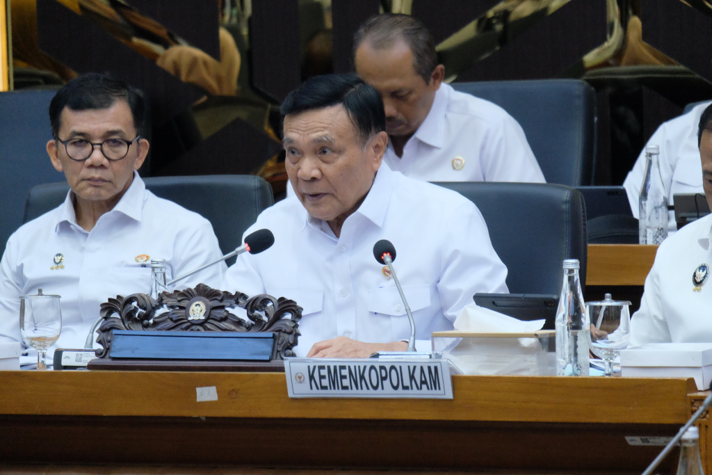 Baleg DPR menggelar raker dengan Menkopolkam dan Wamendag membahas Revisi RUU Pemerintahan Aceh (Ashar/SinPo.id)