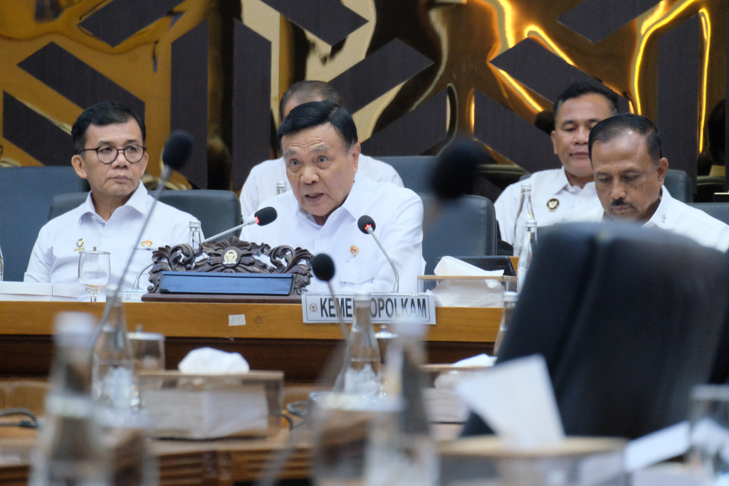 Baleg DPR menggelar raker dengan Menkopolkam dan Wamendag membahas Revisi RUU Pemerintahan Aceh (Ashar/SinPo.id)