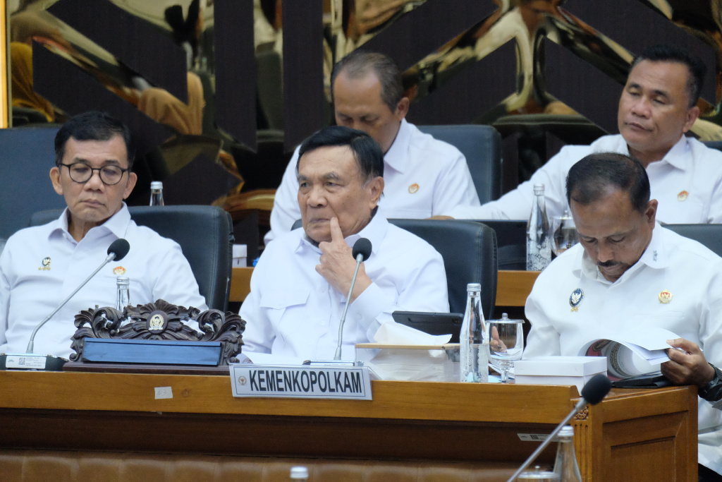 Baleg DPR menggelar raker dengan Menkopolkam dan Wamendag membahas Revisi RUU Pemerintahan Aceh (Ashar/SinPo.id)