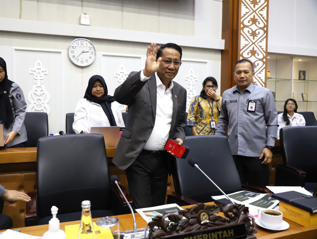 Baleg DPR dan Menteri Hukum Supratman Andi Agtas gelar rapat membahas RUU Perampasan Aset (Ashar/SinPo.id)