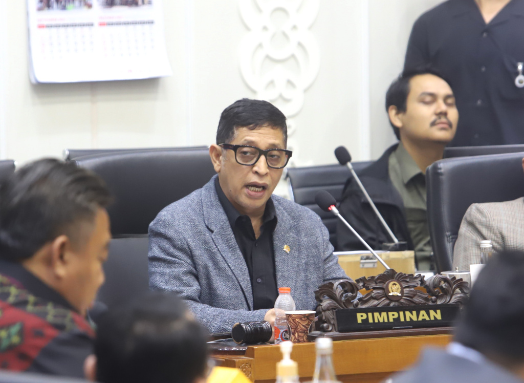 Baleg DPR dan Menteri Hukum Supratman Andi Agtas gelar rapat membahas RUU Perampasan Aset (Ashar/SinPo.id)