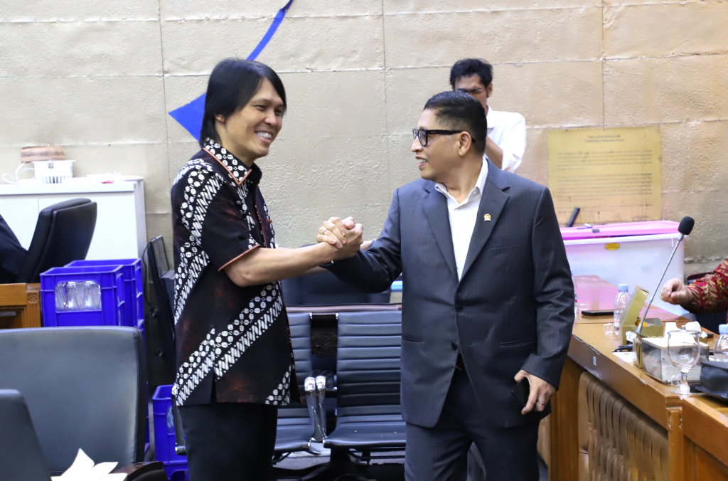 Baleg DPR menggelar Rapat Pleno dengan PAPPRI, LMKN dan VNT Network membahas RUU Hak Cipta (Ashar/SinPo.id)