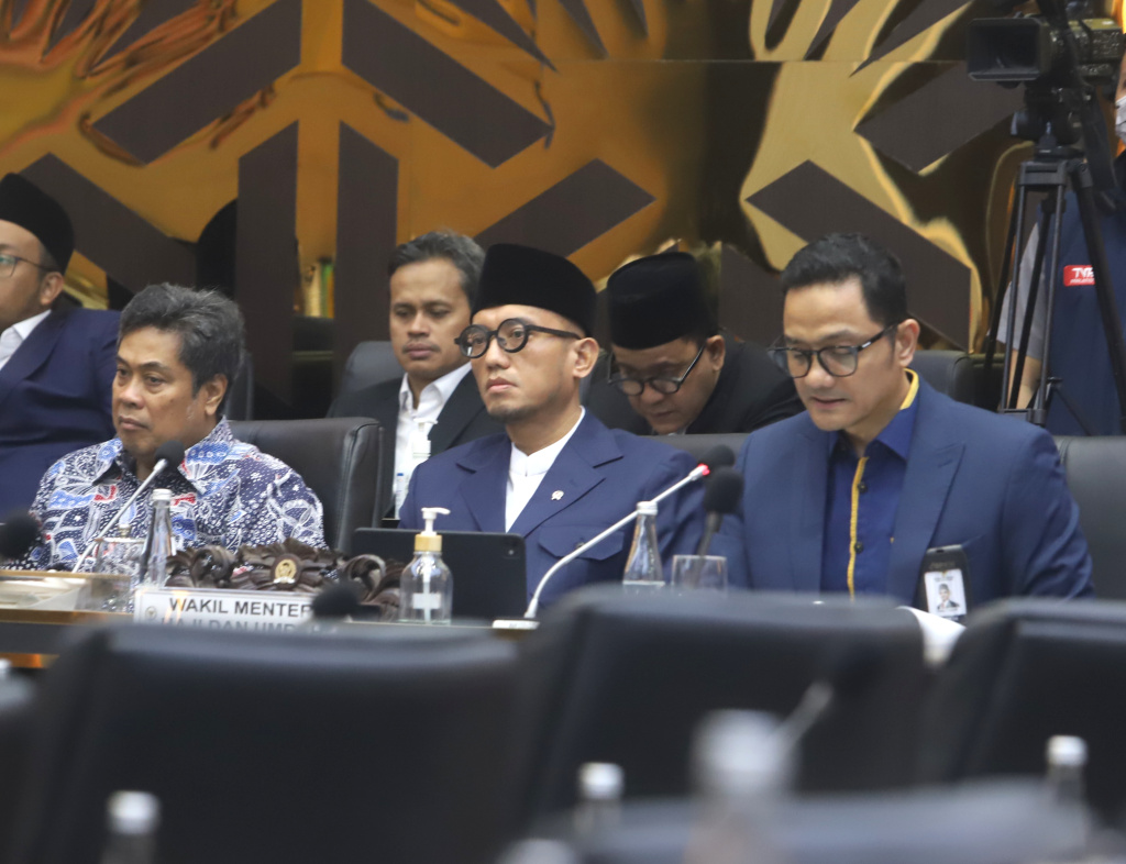 Baleg DPR gelar RDP dengan Wakil Menteri Haji dan Umrah Dahnil Anzar Simanjuntak membahas Pengharmonisasian dan Pembulatan RUU No 34 Tahun 2014 tentang Pengelolaan Keuangan Haji (Ashar/SinPo.id)