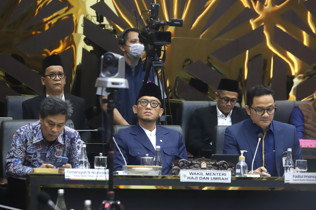 Baleg DPR gelar RDP dengan Wakil Menteri Haji dan Umrah Dahnil Anzar Simanjuntak membahas Pengharmonisasian dan Pembulatan RUU No 34 Tahun 2014 tentang Pengelolaan Keuangan Haji (Ashar/SinPo.id)