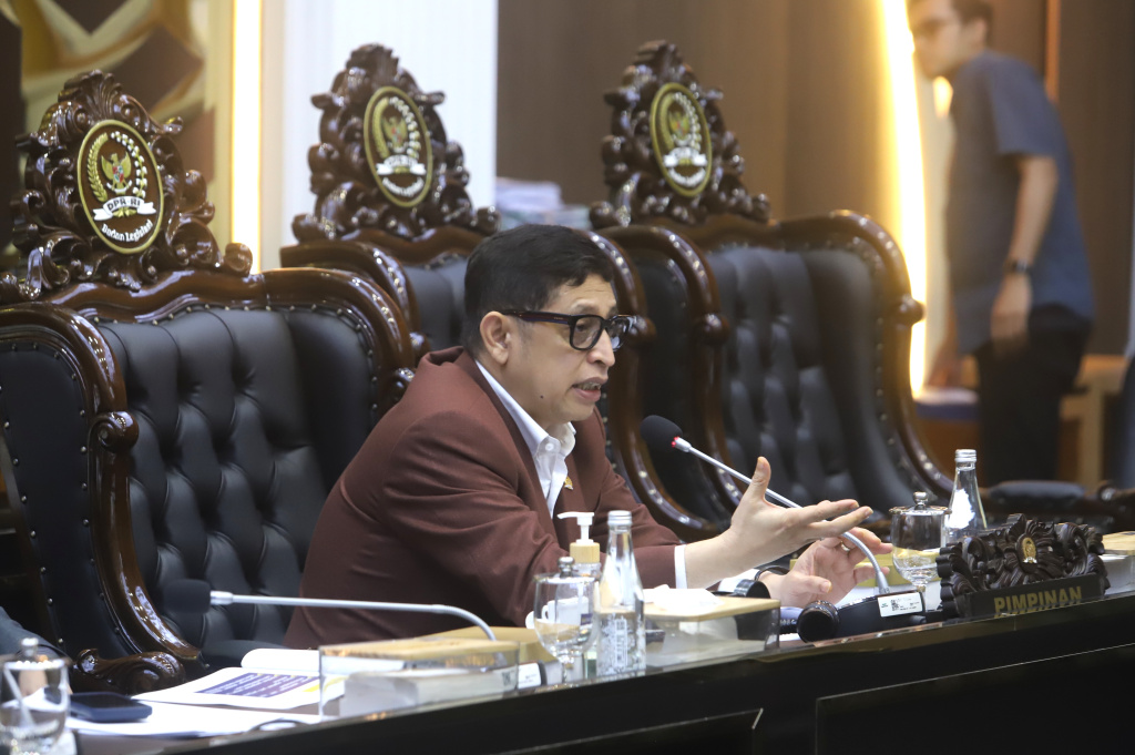 Baleg DPR gelar RDP dengan Wakil Menteri Haji dan Umrah Dahnil Anzar Simanjuntak membahas Pengharmonisasian dan Pembulatan RUU No 34 Tahun 2014 tentang Pengelolaan Keuangan Haji (Ashar/SinPo.id)