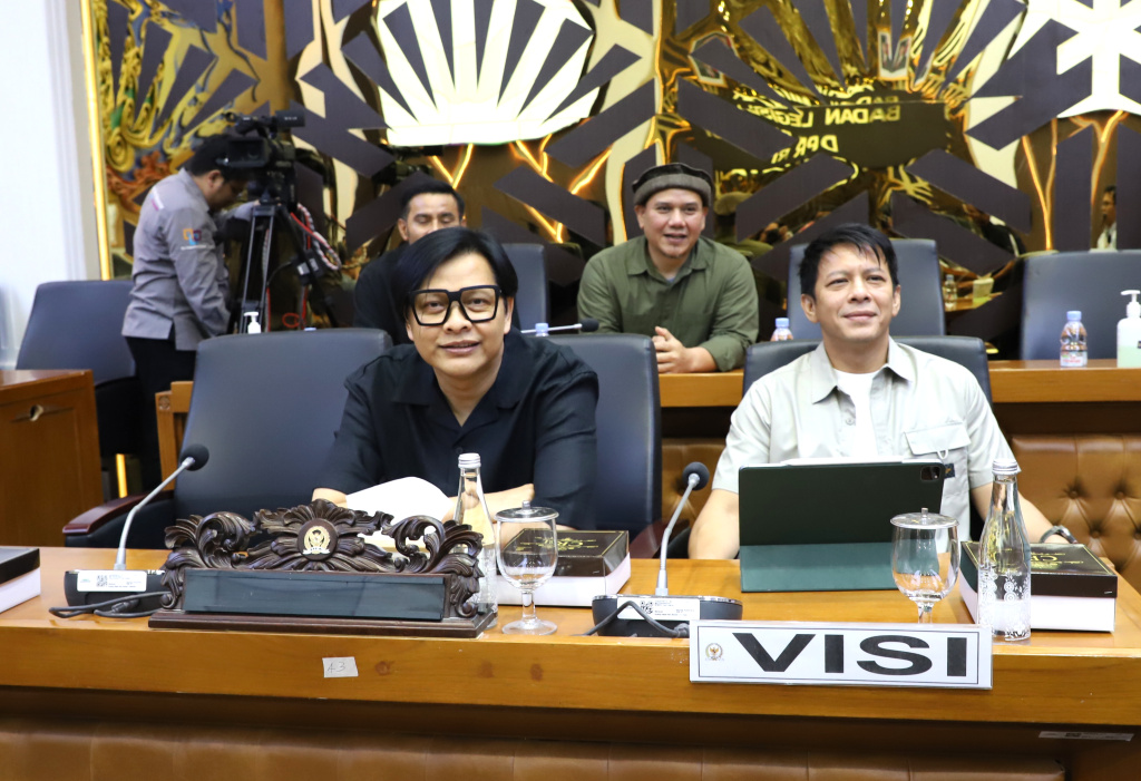 Baleg DPR menggelar Rapat Pleno RDPU dengan AKSI,VISI dan ASIRI membahas RUU Hak Cipta (Ashar/SinPo.id)