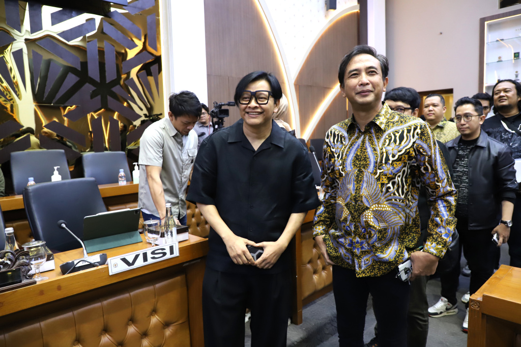 Baleg DPR menggelar Rapat Pleno RDPU dengan AKSI,VISI dan ASIRI membahas RUU Hak Cipta (Ashar/SinPo.id)