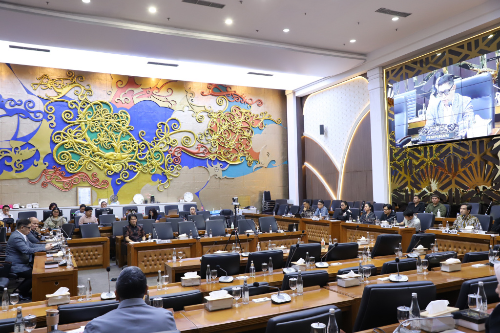 Baleg DPR menggelar Rapat Pleno RDPU dengan AKSI,VISI dan ASIRI membahas RUU Hak Cipta (Ashar/SinPo.id)