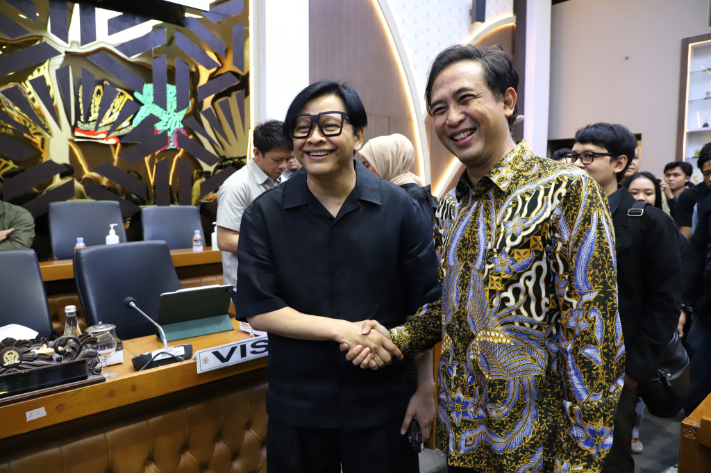 Baleg DPR menggelar Rapat Pleno RDPU dengan AKSI,VISI dan ASIRI membahas RUU Hak Cipta (Ashar/SinPo.id)