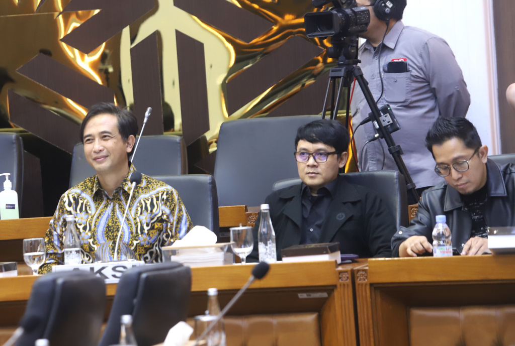 Baleg DPR menggelar Rapat Pleno RDPU dengan AKSI,VISI dan ASIRI membahas RUU Hak Cipta (Ashar/SinPo.id)