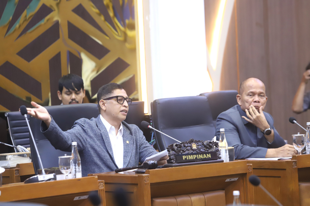 Baleg DPR menggelar Rapat Pleno RDPU dengan AKSI,VISI dan ASIRI membahas RUU Hak Cipta (Ashar/SinPo.id)