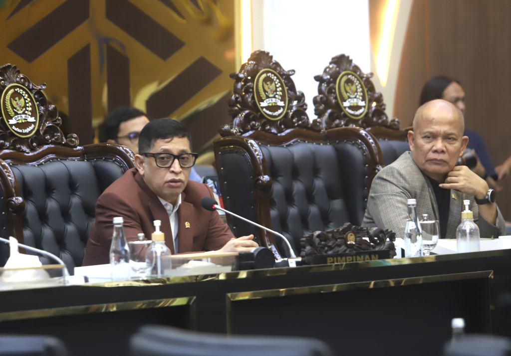 Ketua Baleg DPR Bob Hasan menggelar RDPU dengan Perusahaan label music membahas RUU Hak Cipta (Ashar/SinPo.id)