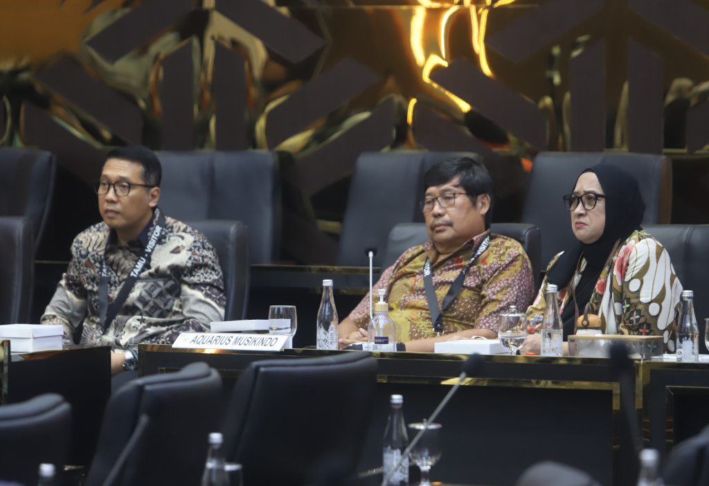 Ketua Baleg DPR Bob Hasan menggelar RDPU dengan Perusahaan label music membahas RUU Hak Cipta (Ashar/SinPo.id)