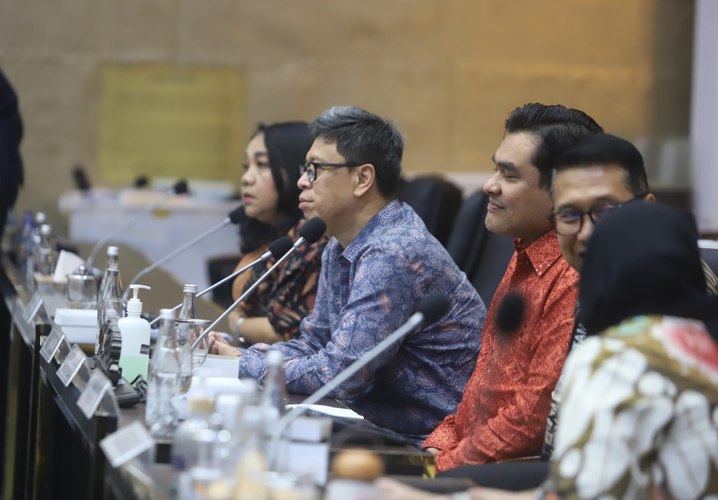 Ketua Baleg DPR Bob Hasan menggelar RDPU dengan Perusahaan label music membahas RUU Hak Cipta (Ashar/SinPo.id)