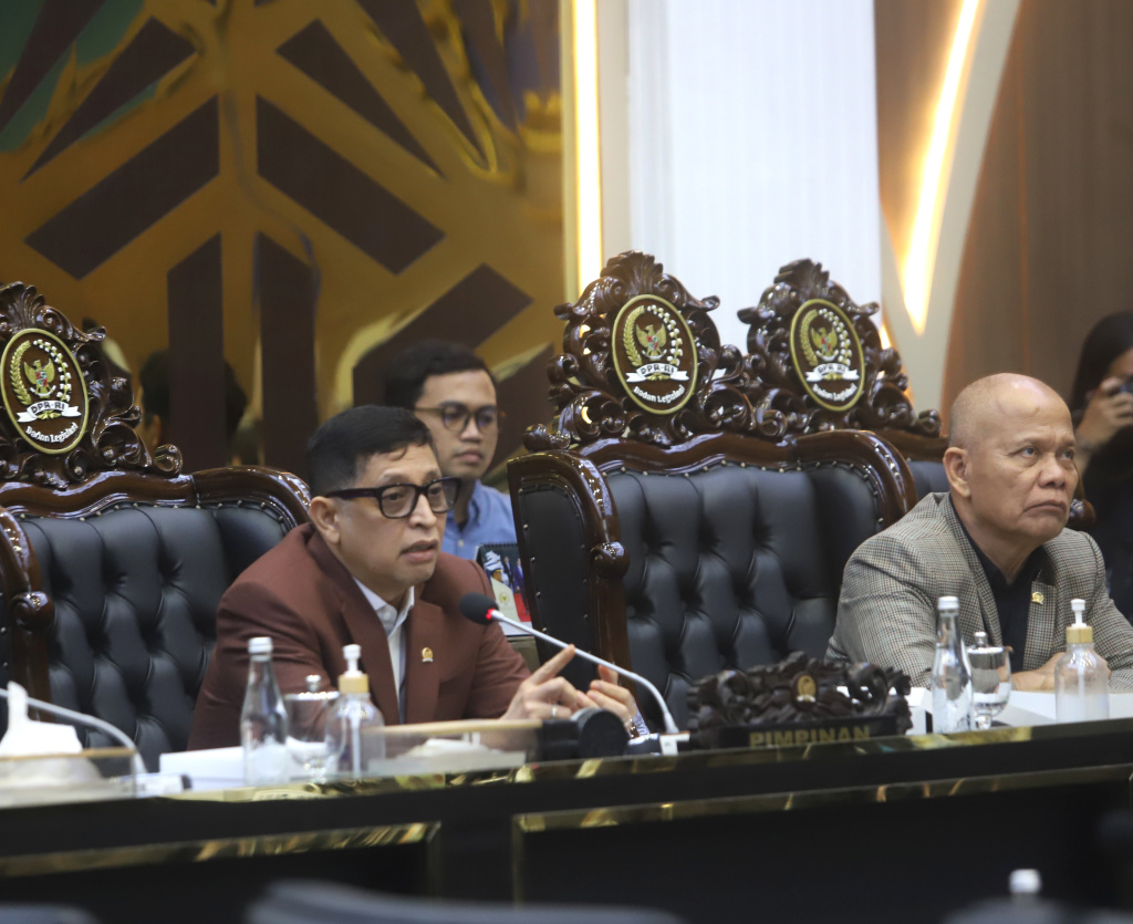 Ketua Baleg DPR Bob Hasan menggelar RDPU dengan Perusahaan label music membahas RUU Hak Cipta (Ashar/SinPo.id)