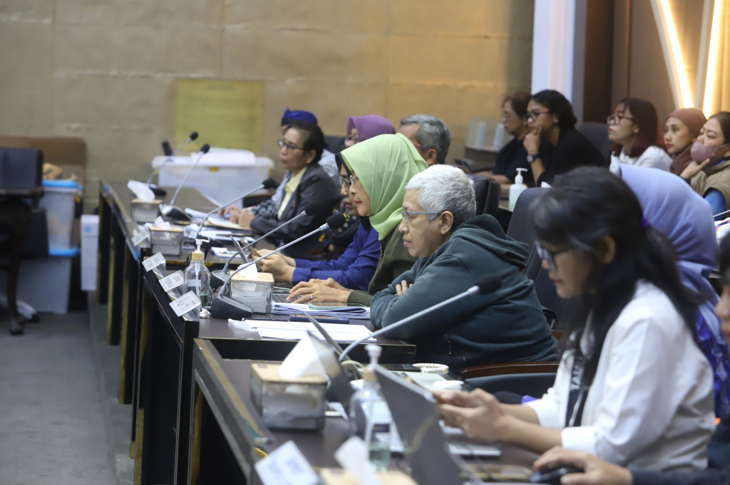 Baleg DPR gelar RDPU dengan para serikat kerja Pekerja Rumah Tangga membahas RUU PRT (Ashar/SinPo.id)